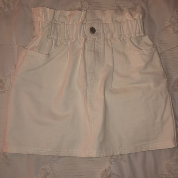 white jean skirt - Picture 1 of 3